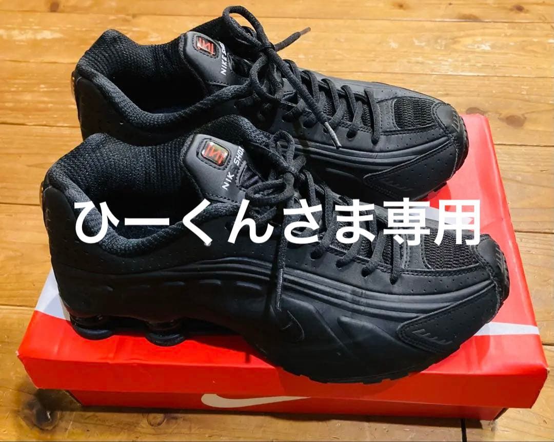 靴 Nike Shox R4 Black