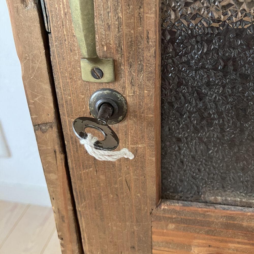 昭和レトロ 古い木製収納棚 ダイヤガラス キャビネット アンティーク 古道具