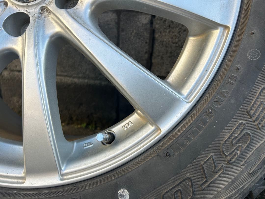 235/65R18 ブリヂストンBLIZZAK DM-V1 スタッドレス4本