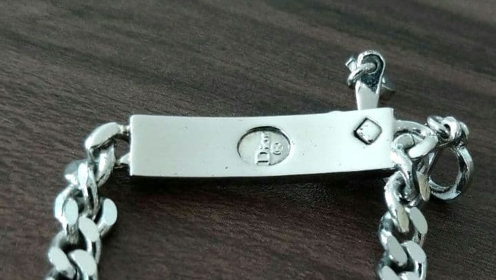 Christian Dior リボン ロゴ入り ブレスレット