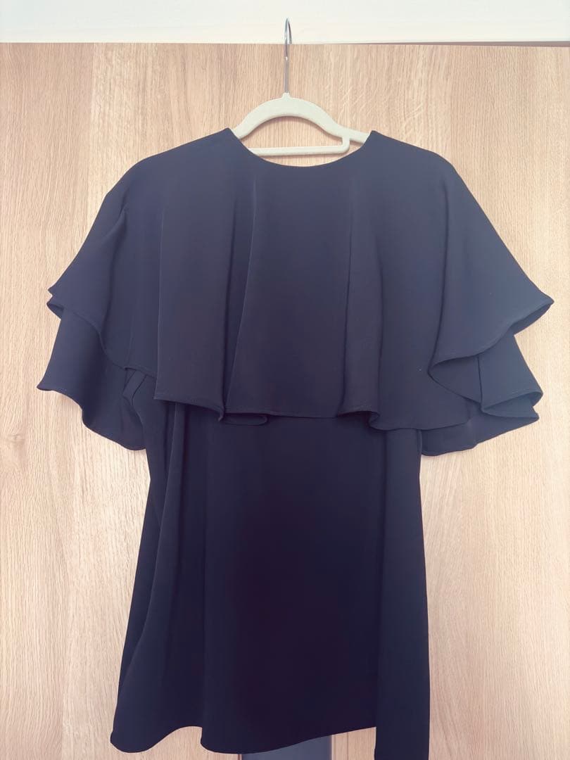 NOBLE ケープフリルブラウス