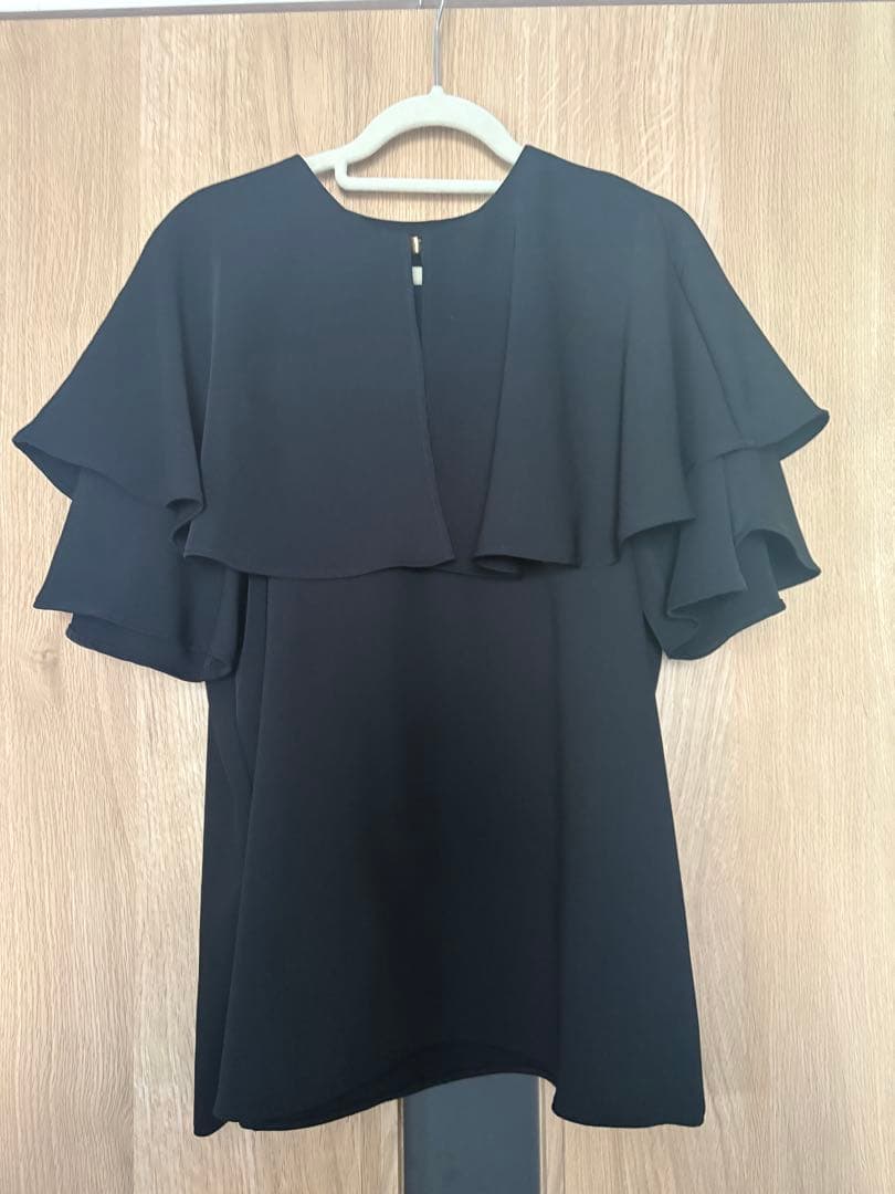 NOBLE ケープフリルブラウス