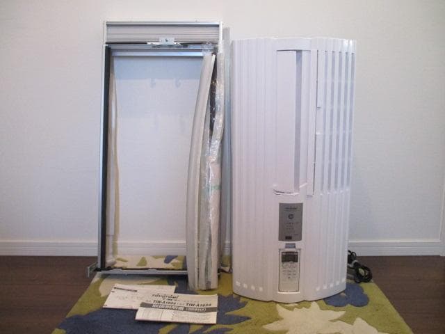 美品　トヨトミ　窓用エアコン　低騒音モデル　TIW-A1624 　2024年製