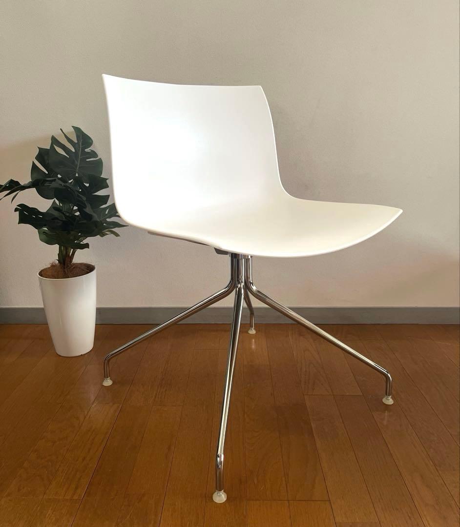 イタリア　arper アルペール　カティファ　チェア ② モダン　回転脚　美品