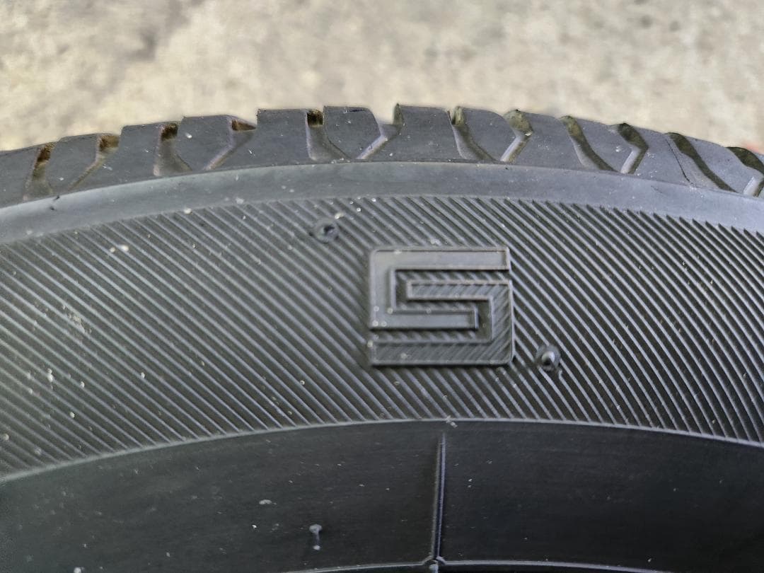 送料込☆2022年製 セイバーリング タイヤ 155/65R13 ☆4本