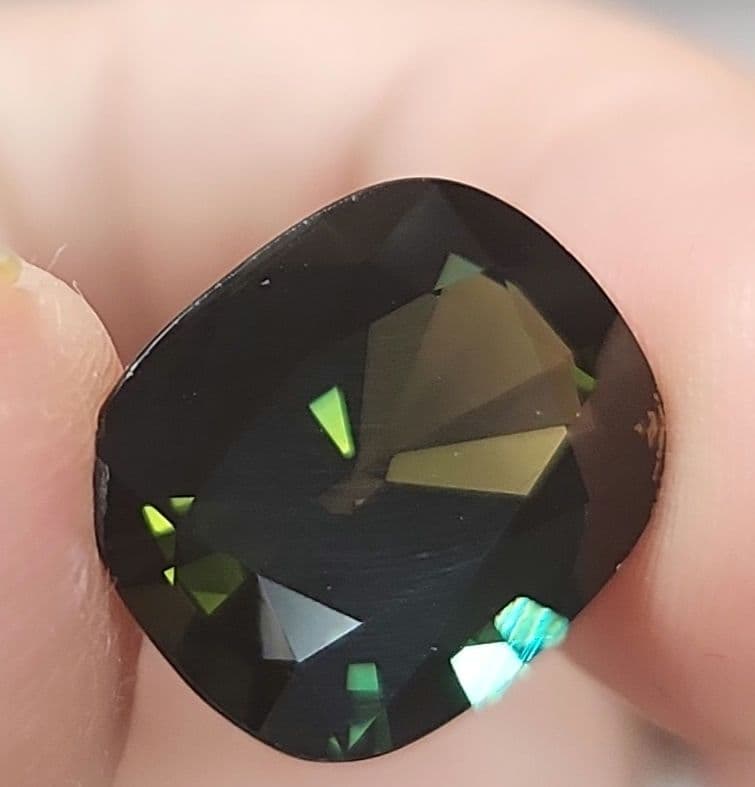 最大級サイズ天然グリーンサファイア 11.548ct