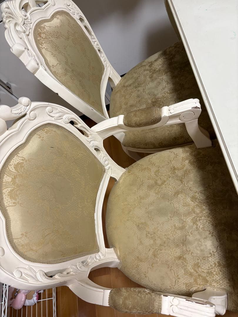 ホワイトダイニングテーブルと椅子2脚セット