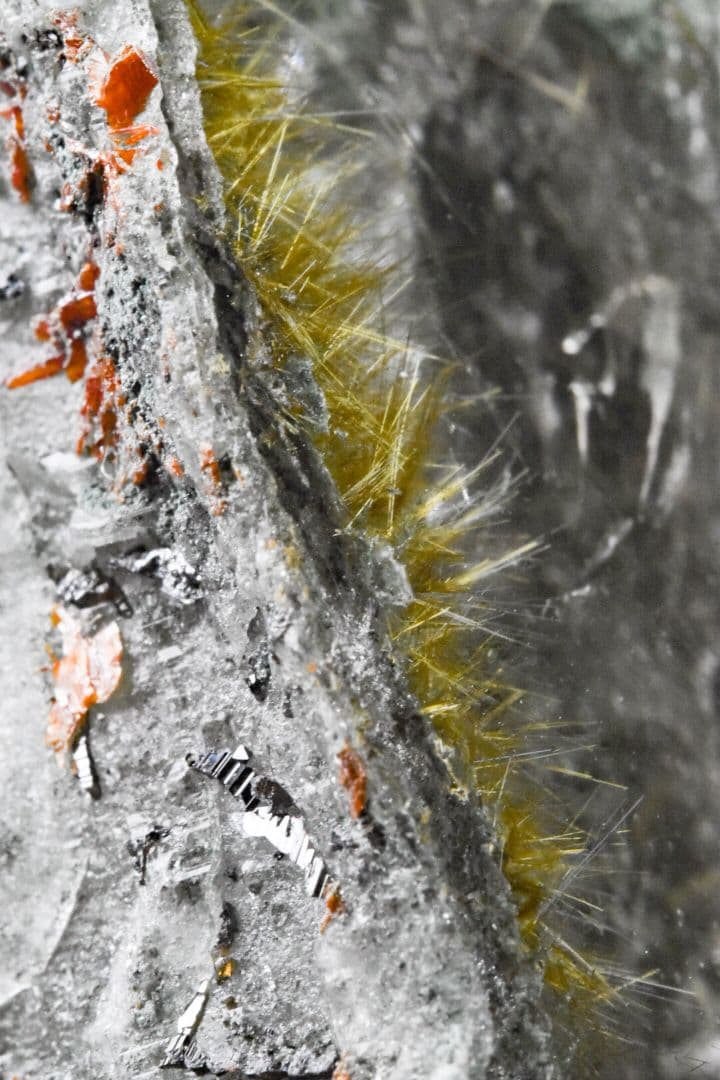 マニハール産 クローライト ルチルインクォーツ 一面磨き