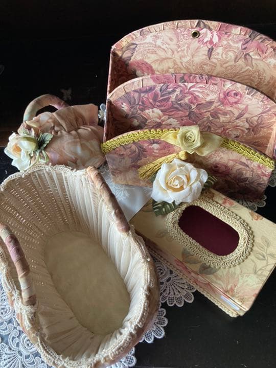 ヴィクトリアンプリント薔薇の４点盛りだくさんお楽しみ袋ペーパーレターラック＆籠等