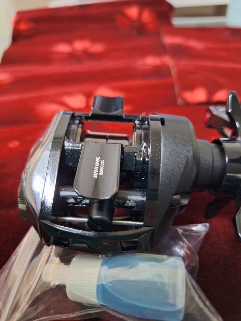 【新品未使用】Lauda72 RIGHT MEGABASS REEL