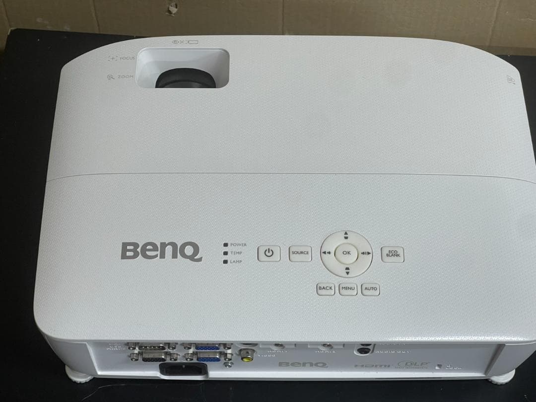 BenQ MH534 プロジェクター本体 67時間 リモコン・電源ケーブル付き