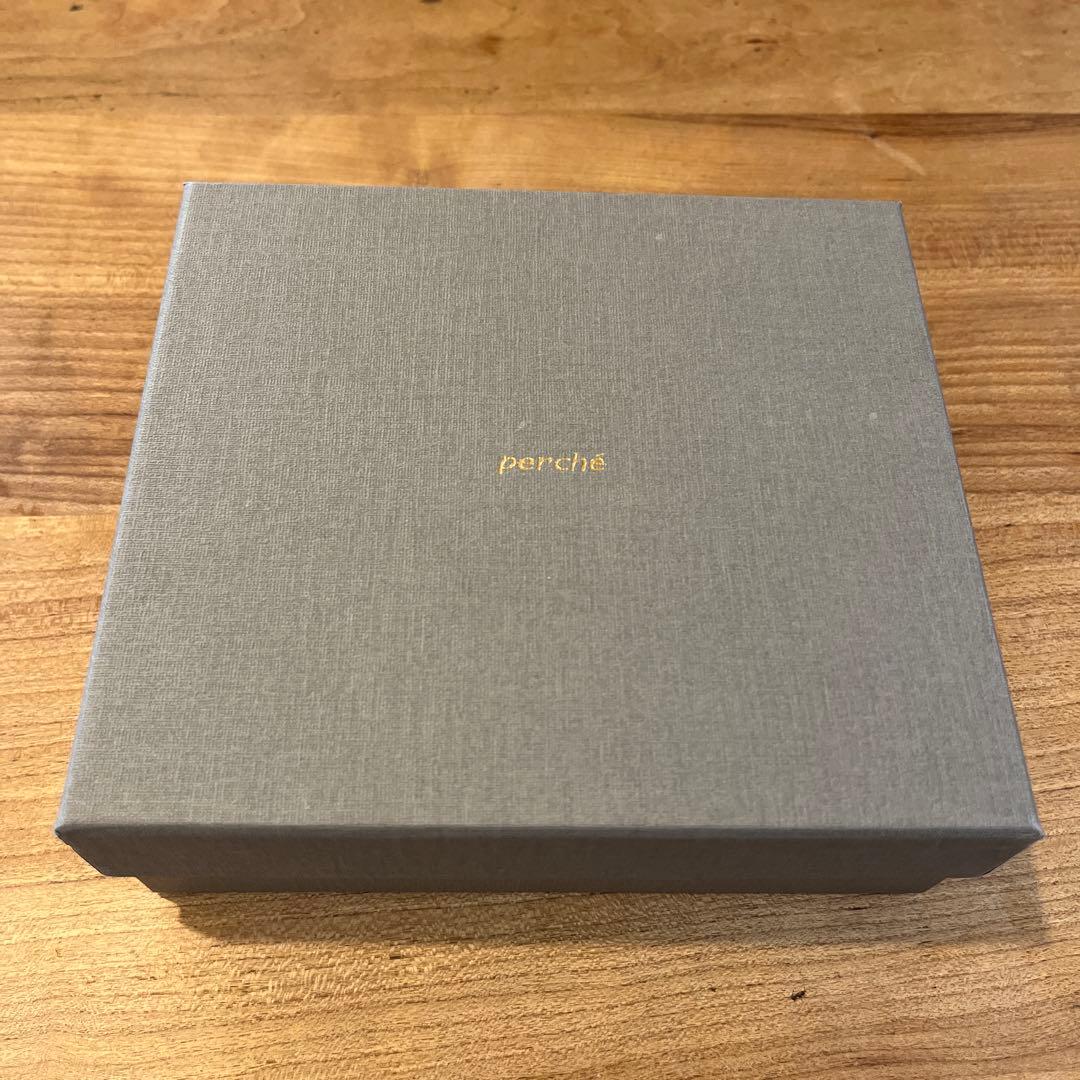 perche 二つ折り財布