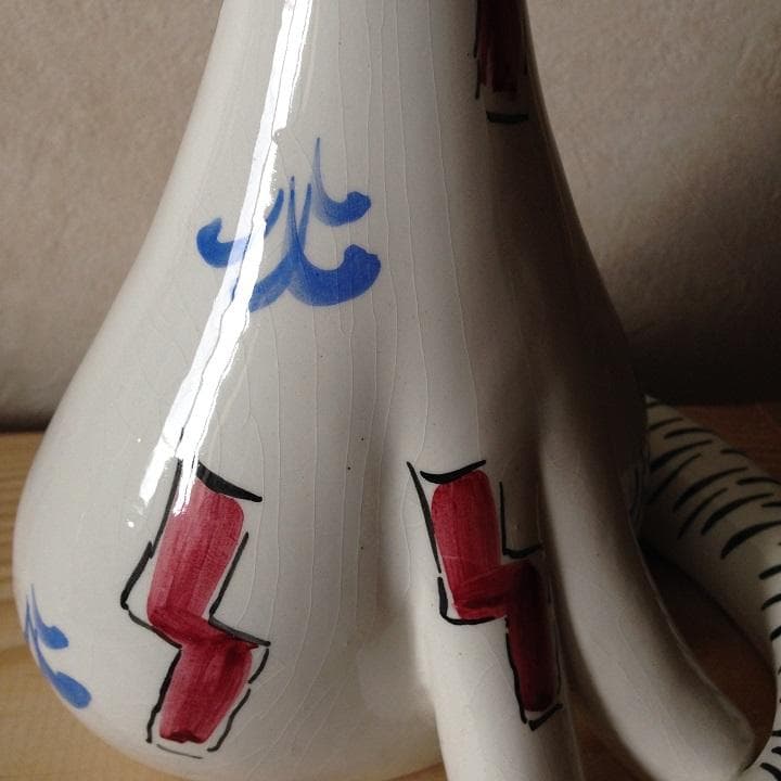 面白い顔の首長猫の大きめフィギュリン　愛嬌抜群なオブジェ　ヴィンテージ　陶器