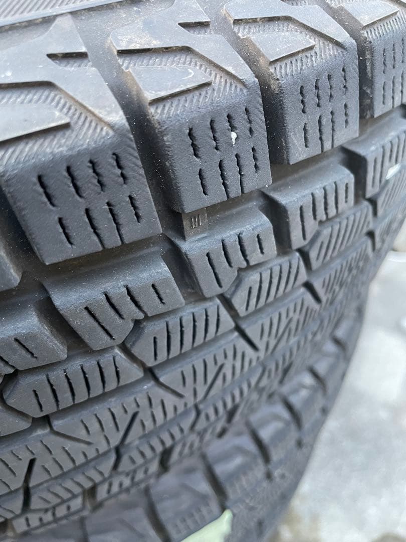 215/70R16 スタッドレスタイヤ 16インチ