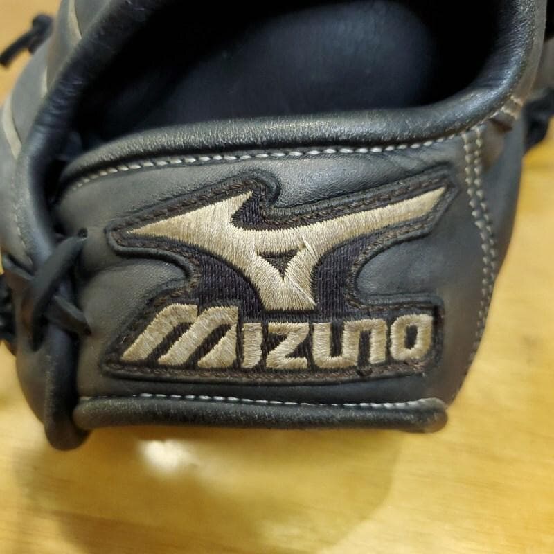 ミズノ イチローモデル 限定 グローバル版 プラチナラベル 激レア 軟式グローブ