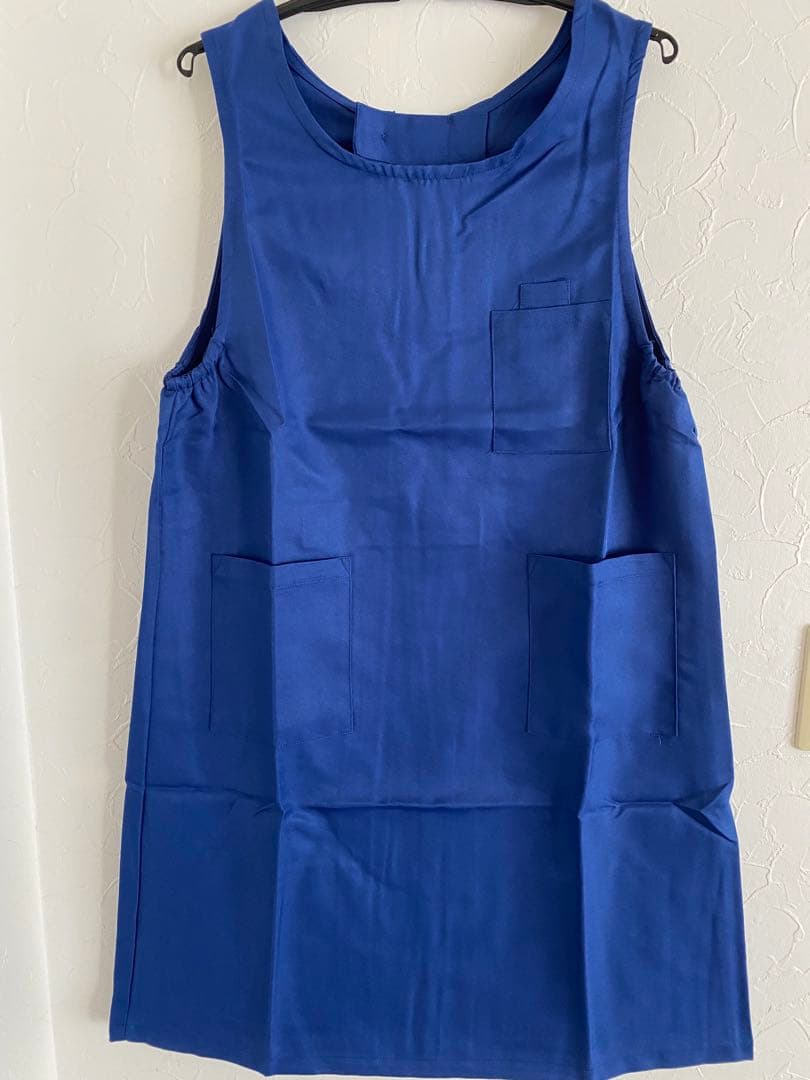 ブルー　ブラック　エプロン　ボタン付き 4ポケット