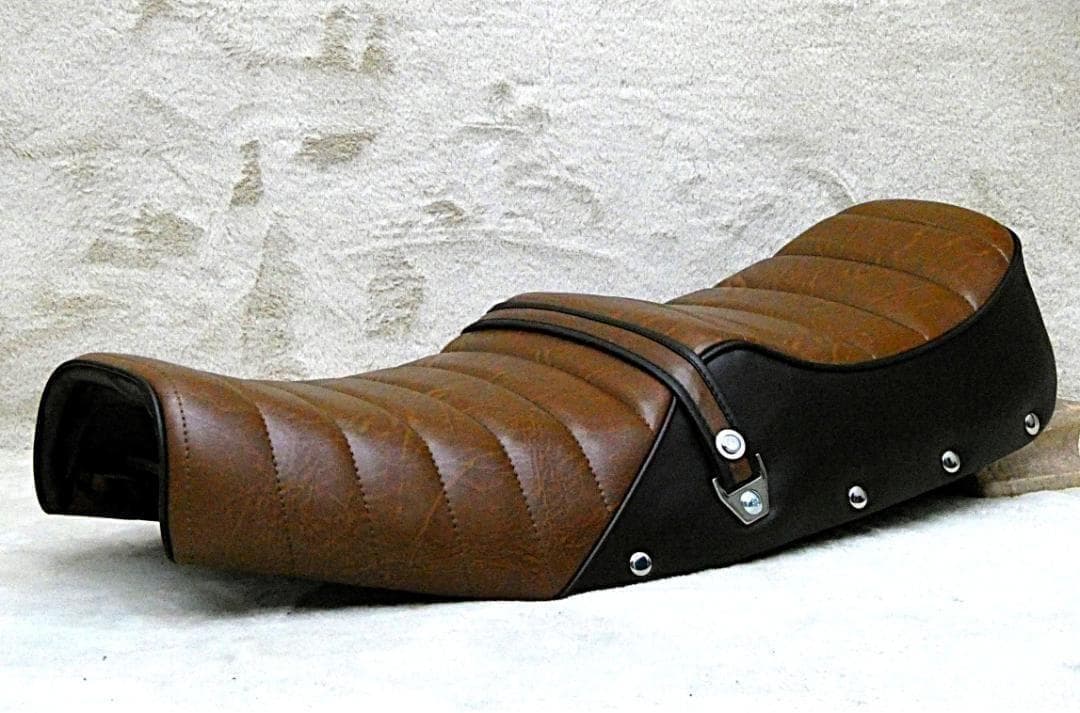 ホーク2　シート　茶　ツートン　ボタン/レザーCB250T