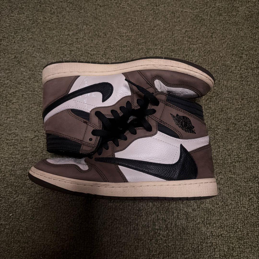 Travis Scott × Nike Air Jordan 1