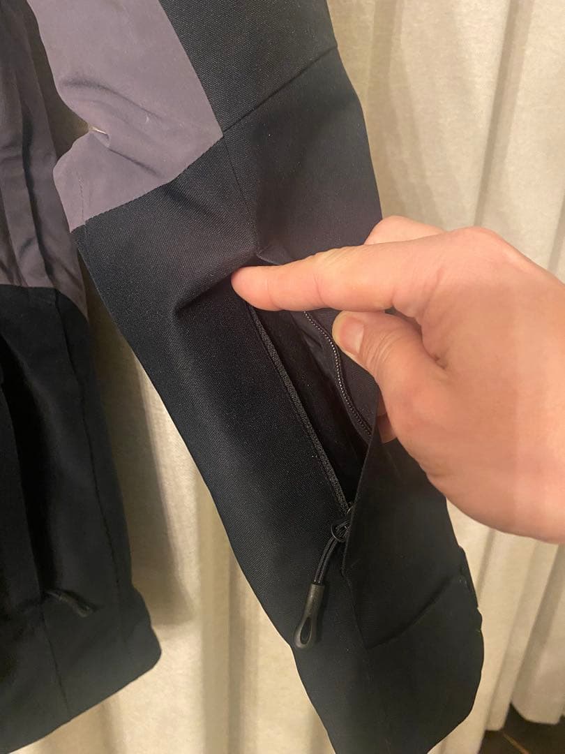 【良品、ほぼ未使用】Salomon スノーボードウェア