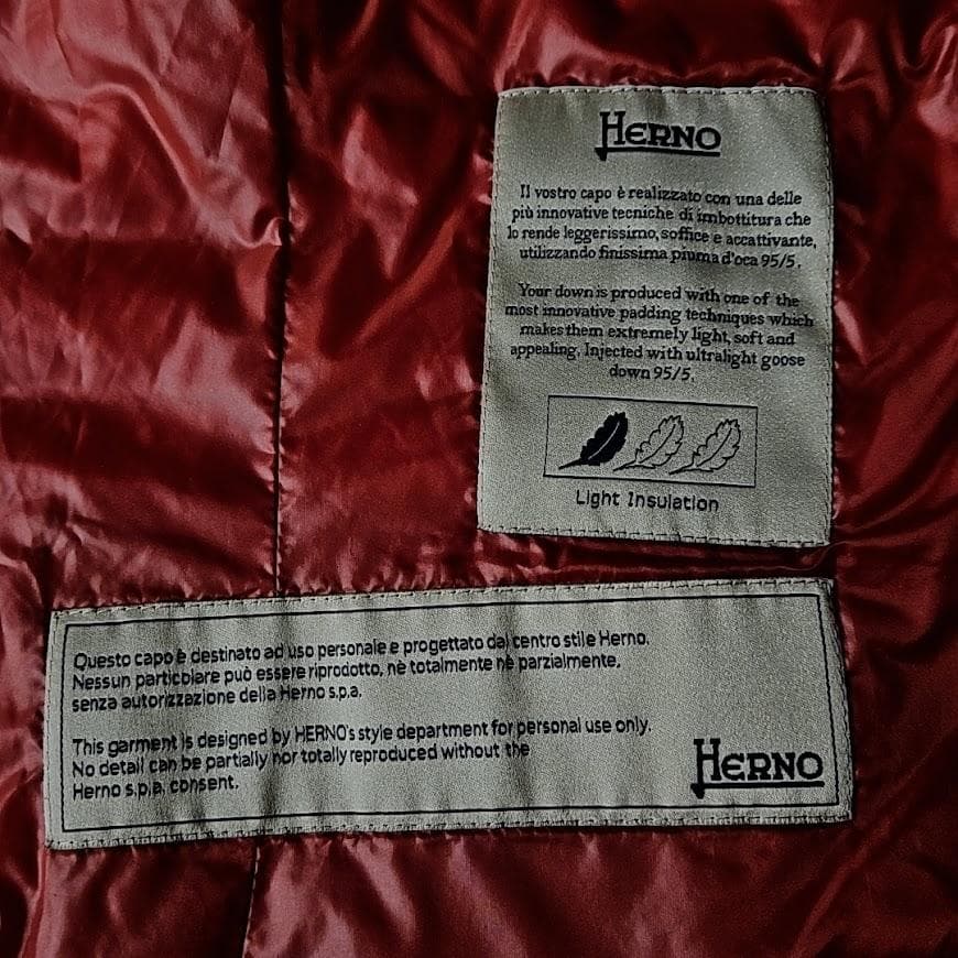 値下げしました HERNO フェザーダウンベスト ジャケット　レッドブラウン光沢