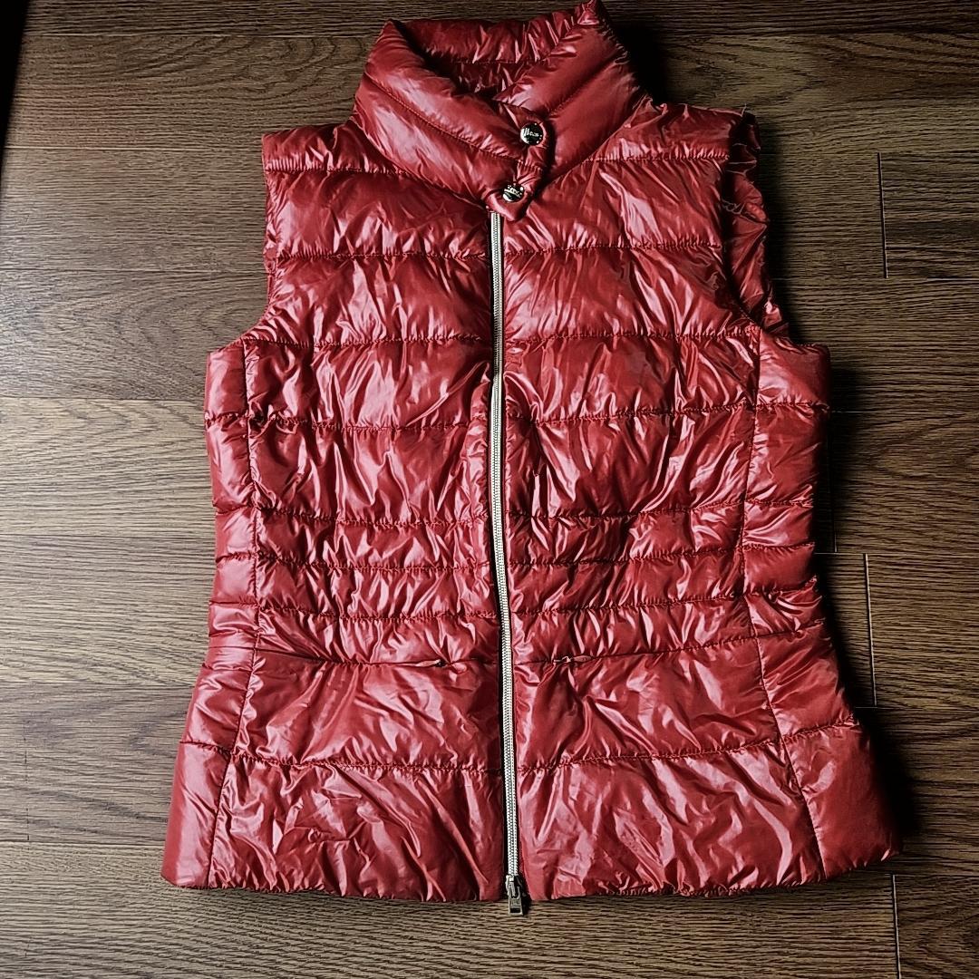 値下げしました HERNO フェザーダウンベスト ジャケット　レッドブラウン光沢