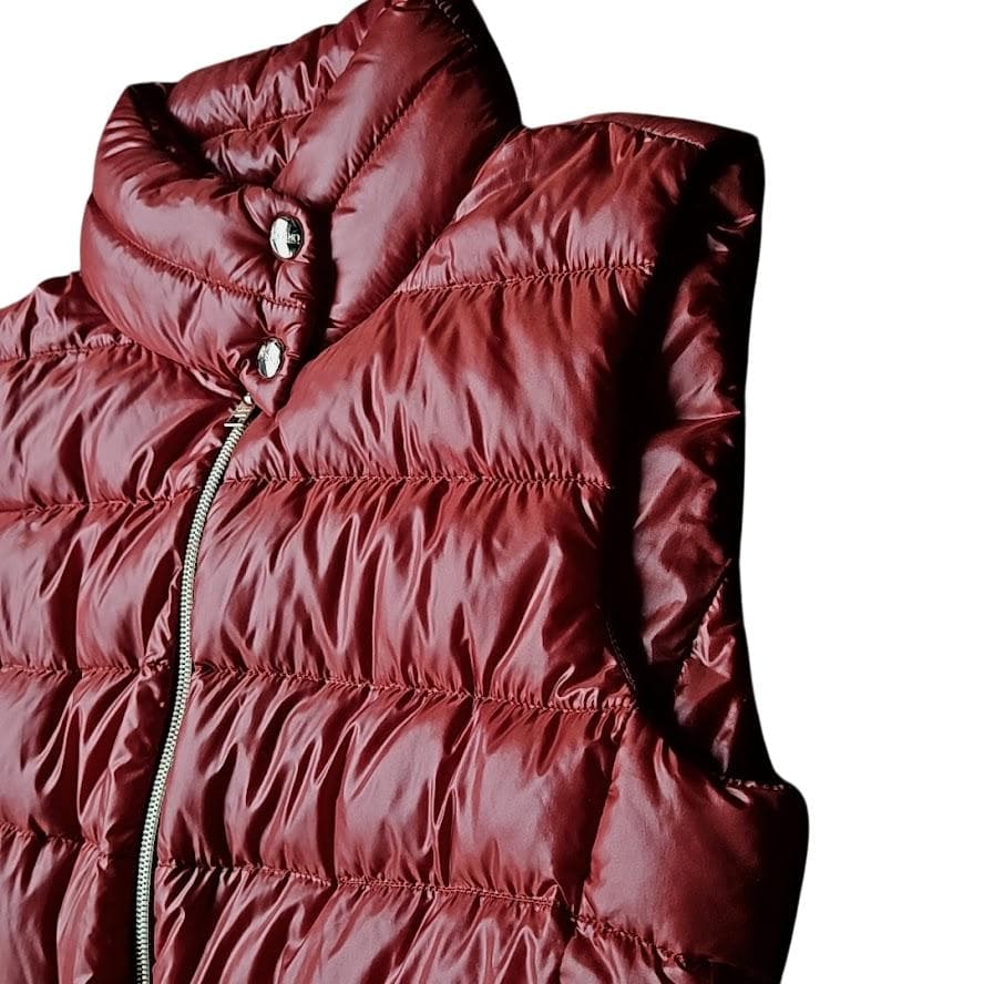 値下げしました HERNO フェザーダウンベスト ジャケット　レッドブラウン光沢
