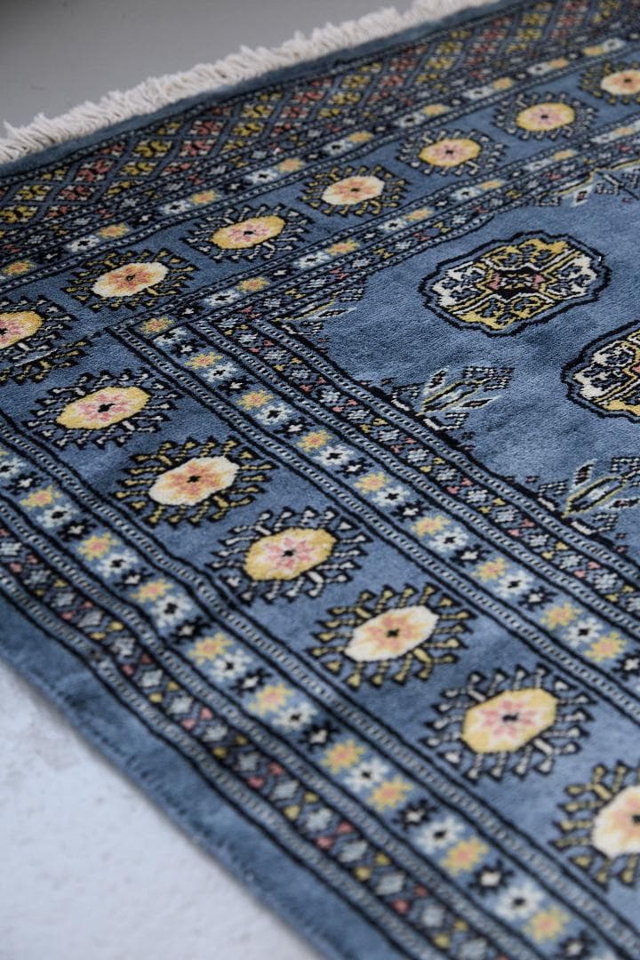 新品　パキスタン絨毯　トライバルラグ　ラホール産（188×124cm）青　グレー