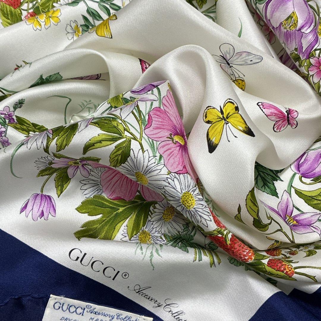 極美品✨GUCCI グッチ シルク イタリア 花柄 ロゴ 大判スカーフ ストール
