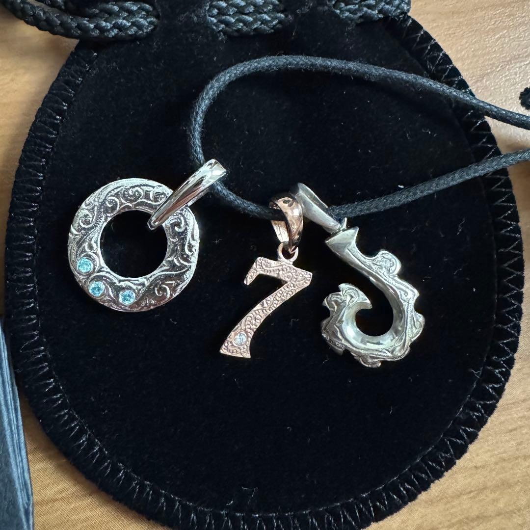 ルーツアイランド ネックレス チャーム