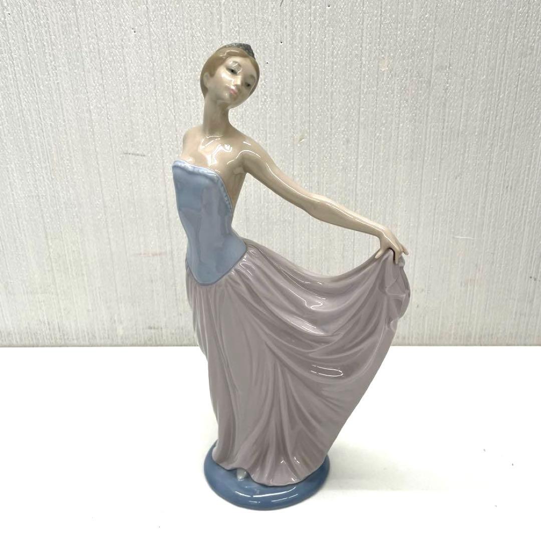 リヤドロ 踊る少女 アンティーク人形