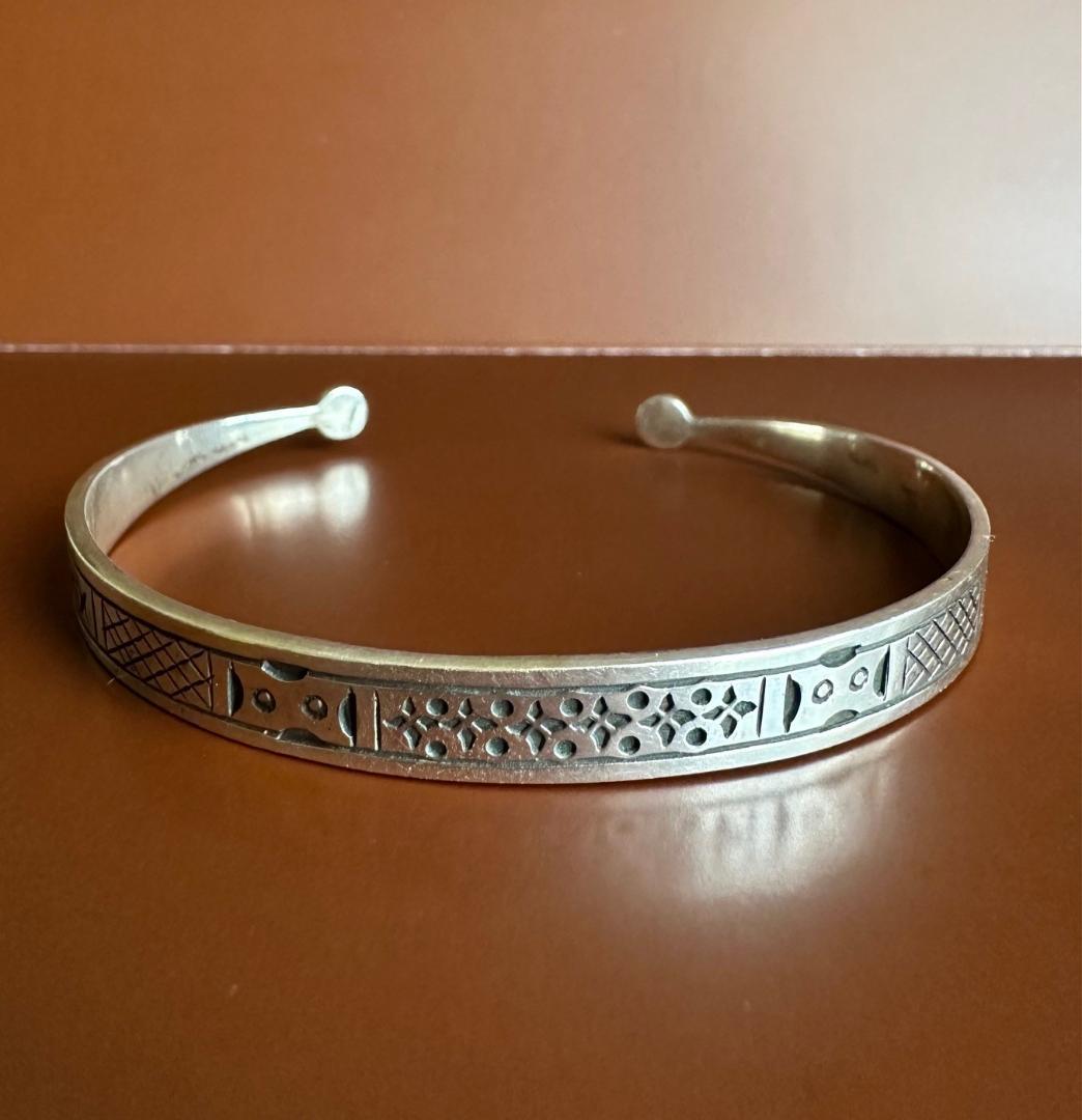 未使用品・トゥアレグ族　幅細シルバーバングル　ハンドメイド　サハラ砂漠2