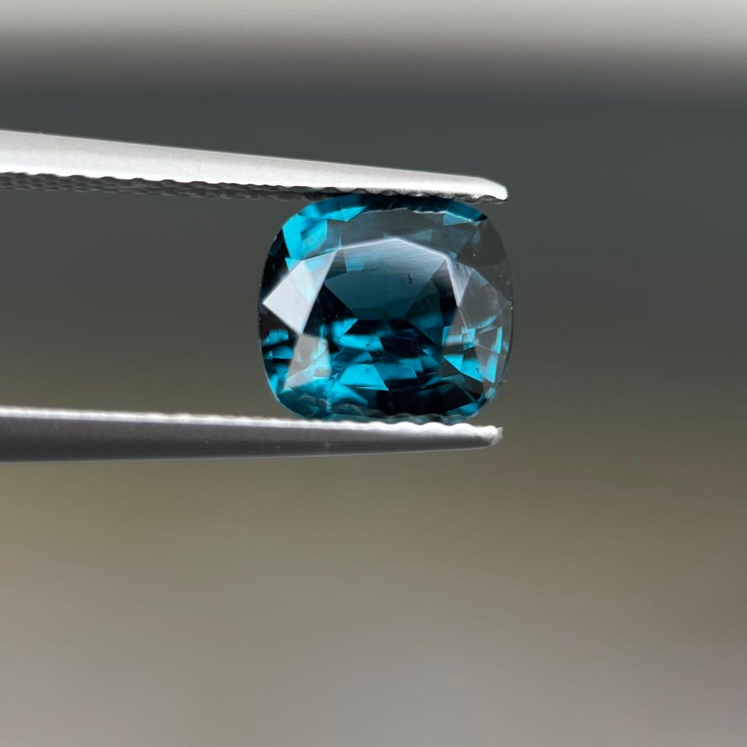 スリランカ産非加熱天然ブルースピネル