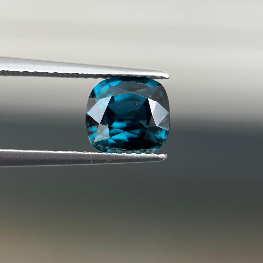 スリランカ産非加熱天然ブルースピネル