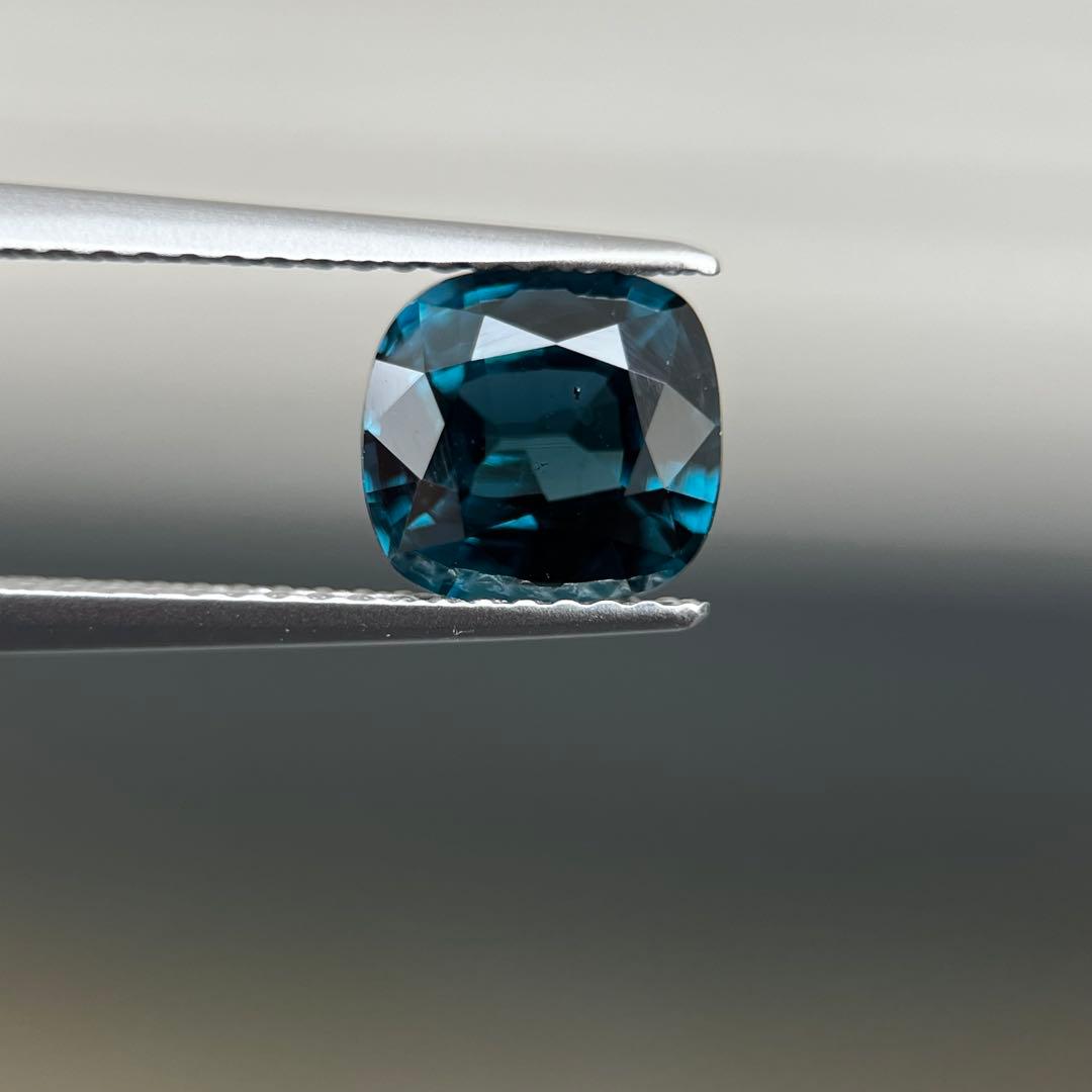 スリランカ産非加熱天然ブルースピネル