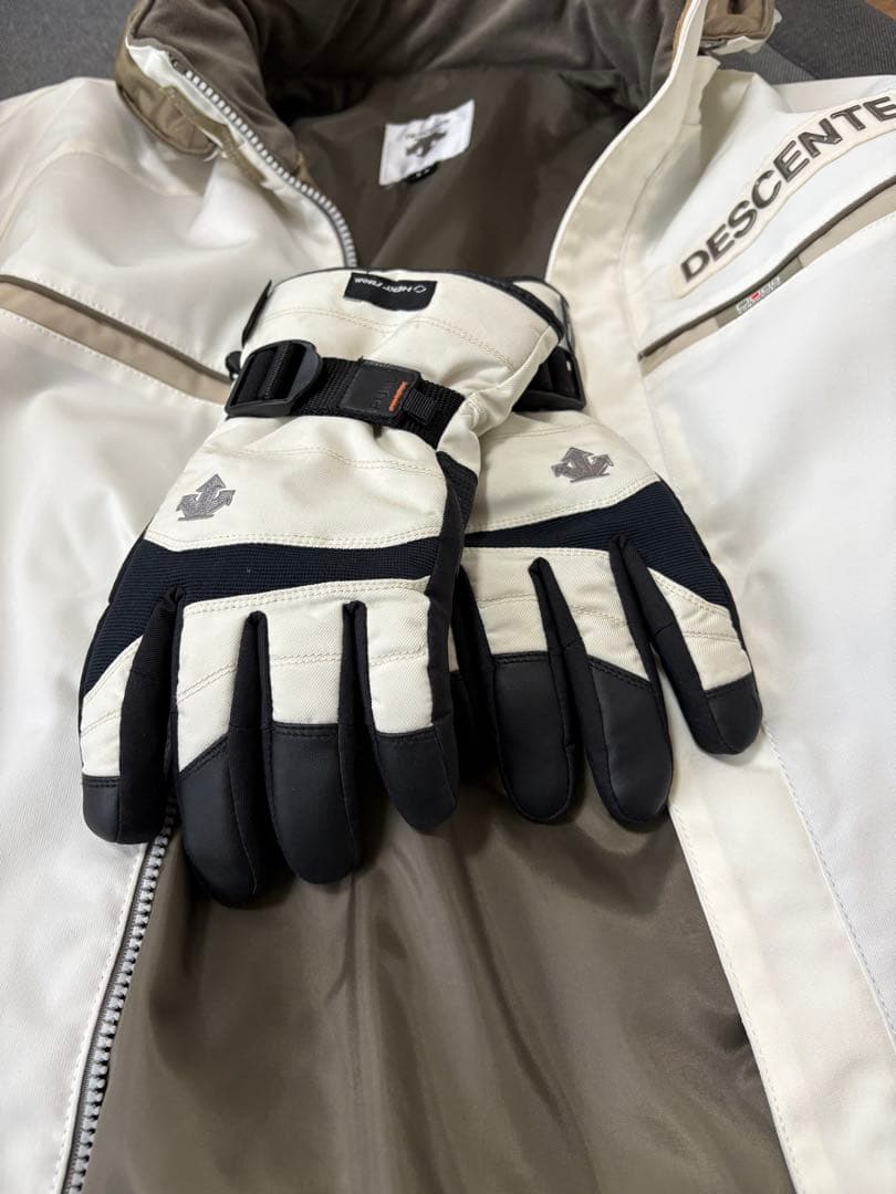 DESCENTE スキーウェア M ホワイト/レッド　手袋付