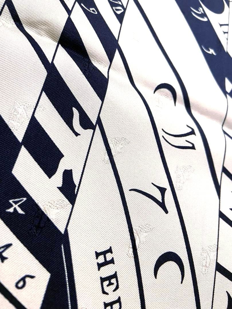 極美品 モノクロ エルメス シルクスカーフ カレ90 新たなる占星術 幾何学