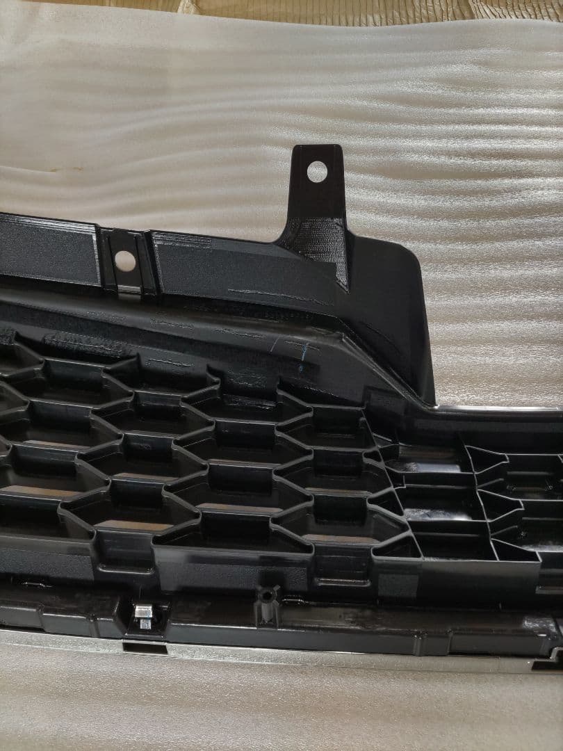 フォレスター SJG ラジエーターグリル 新品未使用品 定価24310円