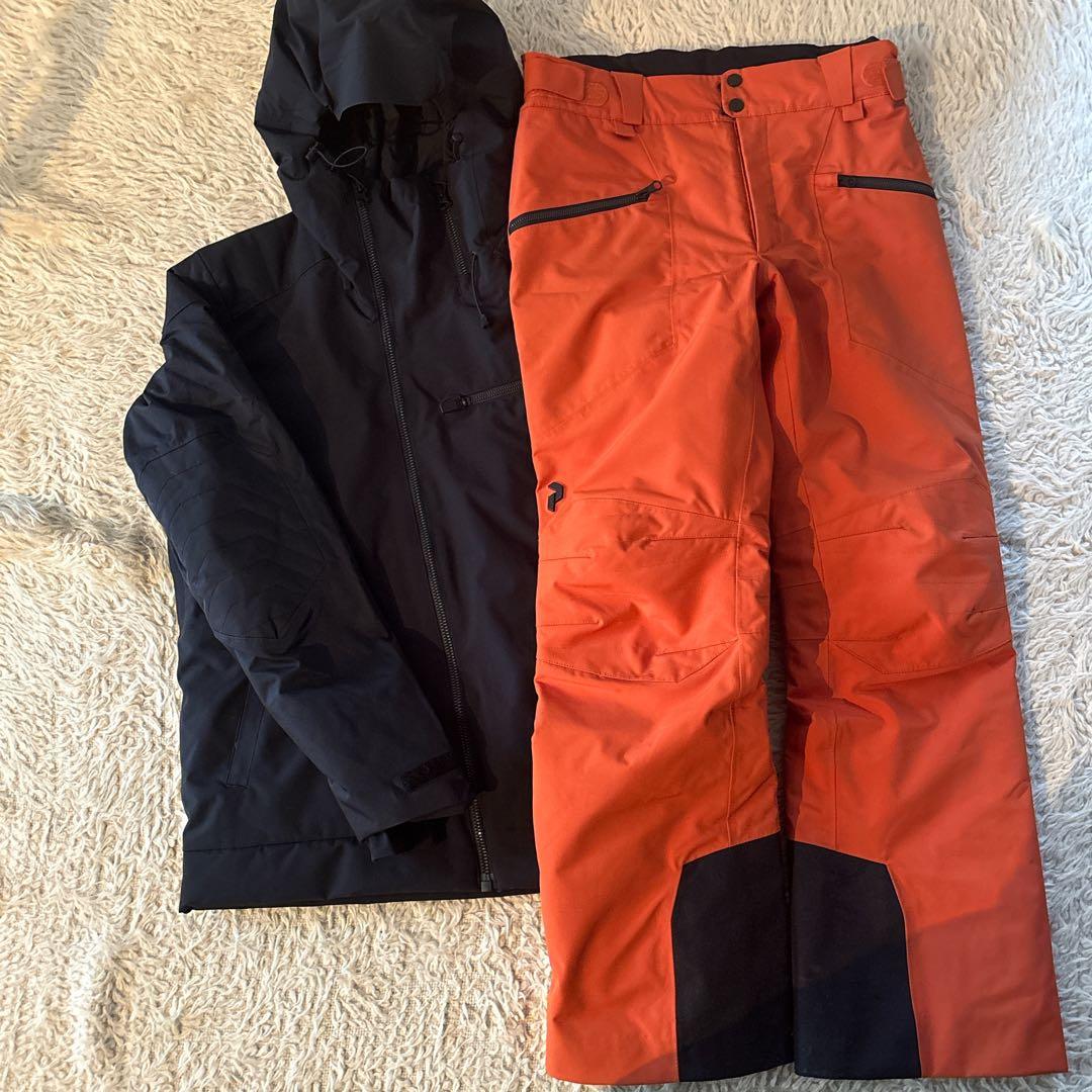 美品　ピークパフォーマンス　スキーウェア セット　中綿　ブラック　上下