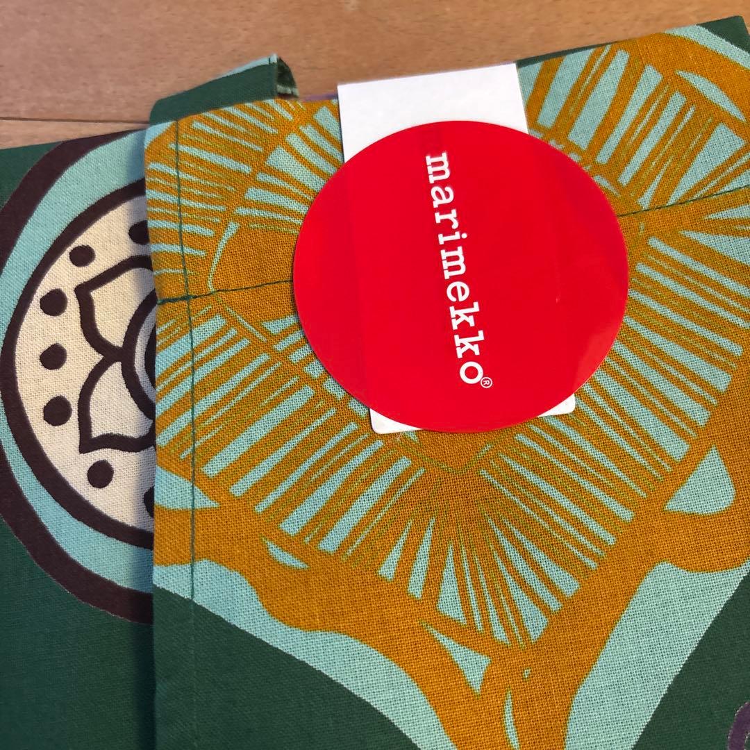 新品　marimekkoマリメッコ エプロン　ラティリティラッラ