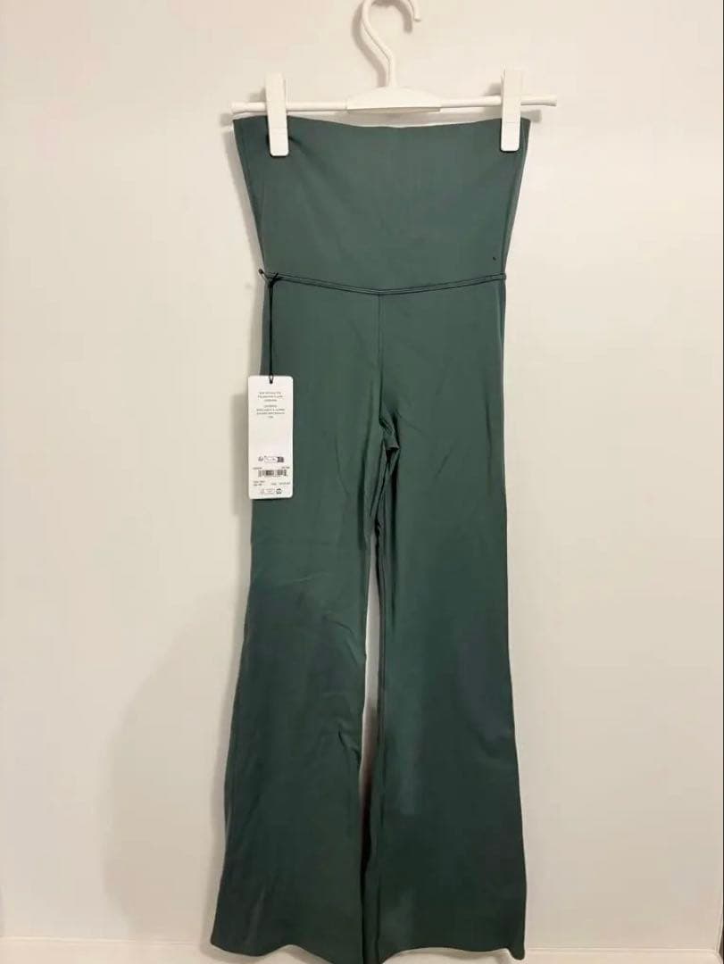 Alo Yoga フレアレギンス グリーン XXS 新品