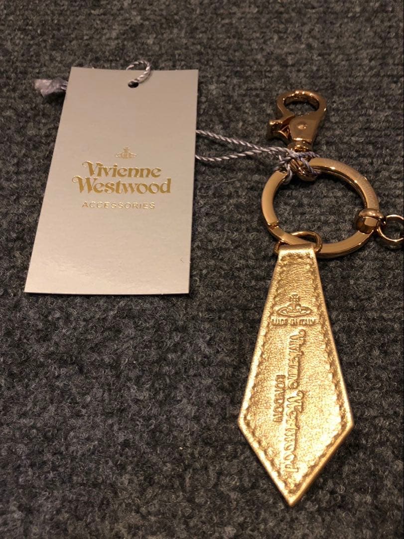 新品未使用品　Vivienne Westwood ブラック クマ キーホルダー