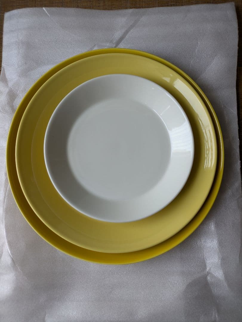 ittalaTeemaハニー26cm✕2枚とチッテリオ98ディナースプーン2つ