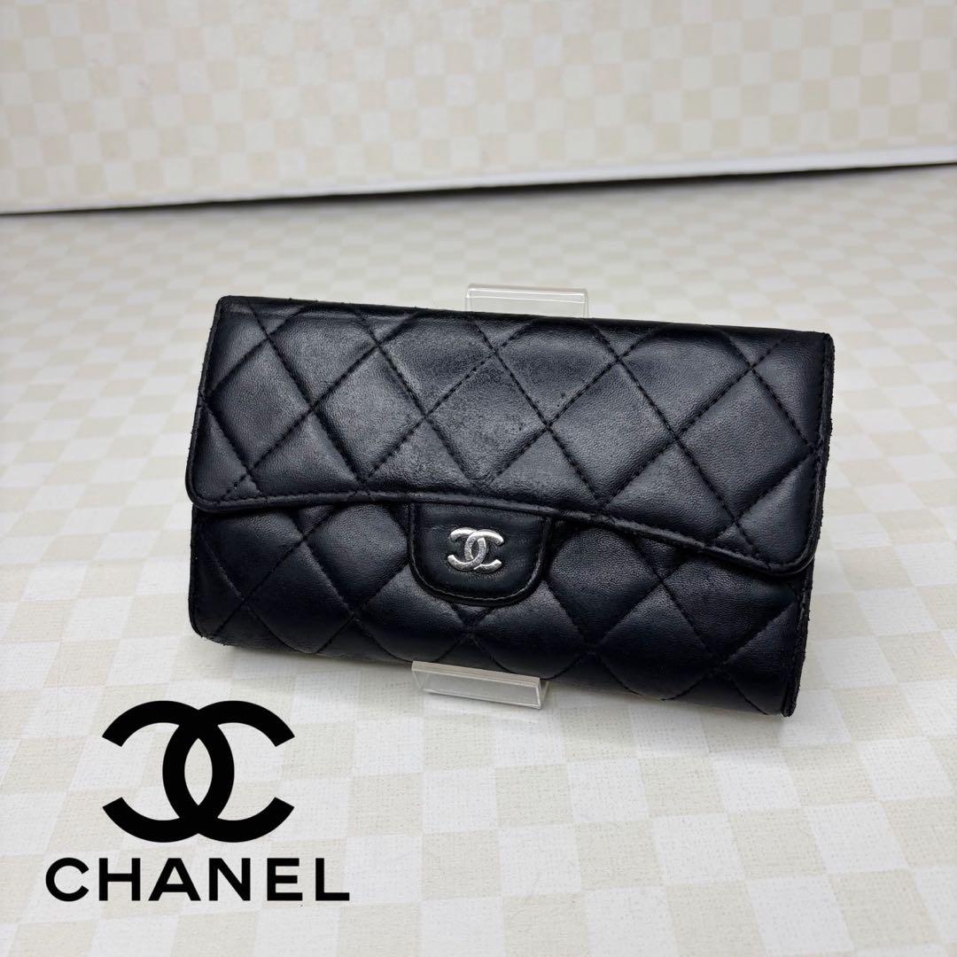CHANEL シャネル　財布　二つ折り　M001