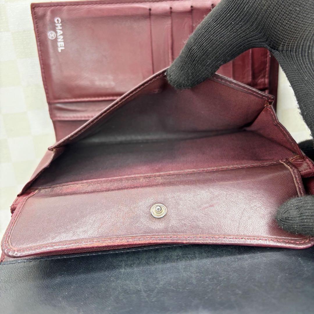 CHANEL シャネル　財布　二つ折り　M001
