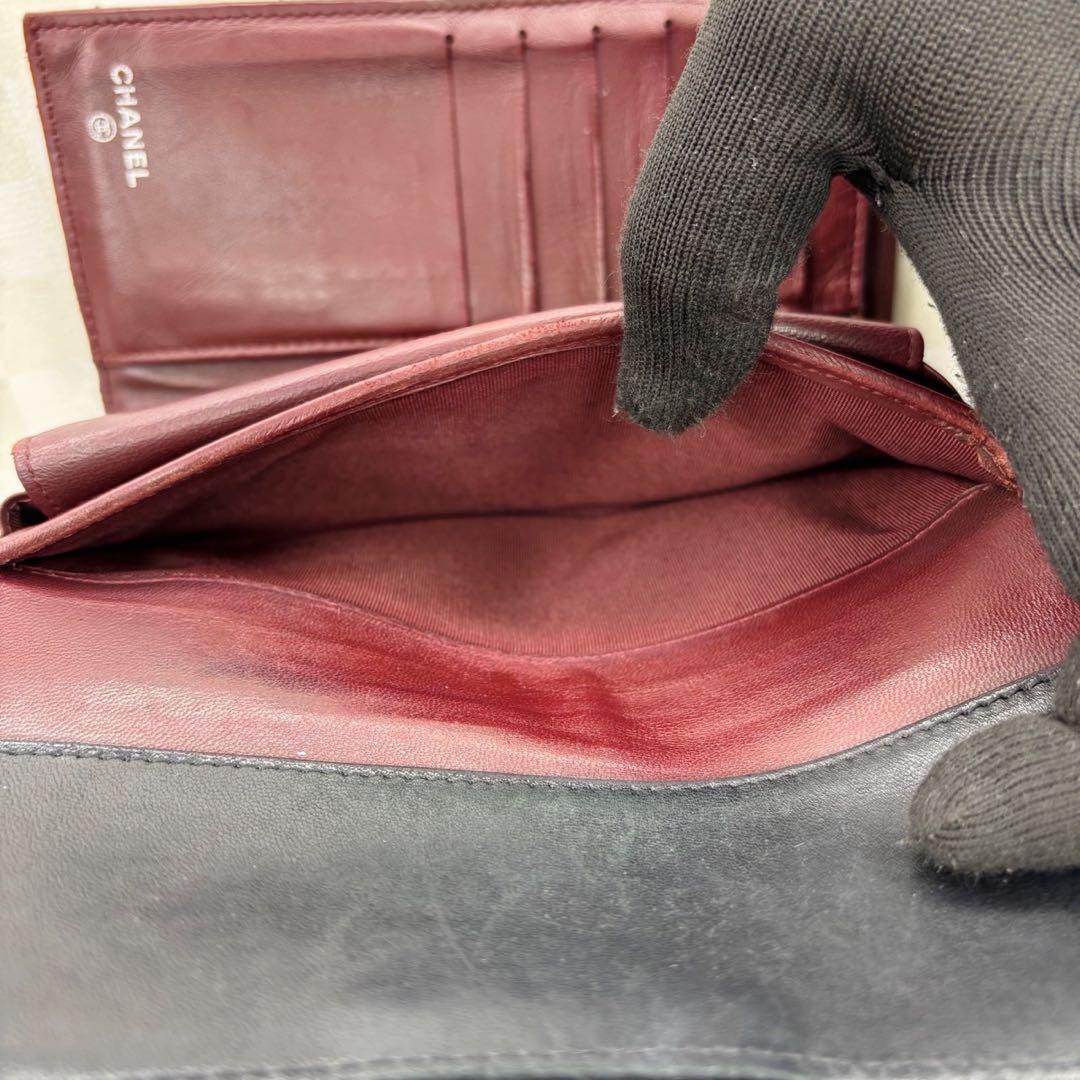CHANEL シャネル　財布　二つ折り　M001
