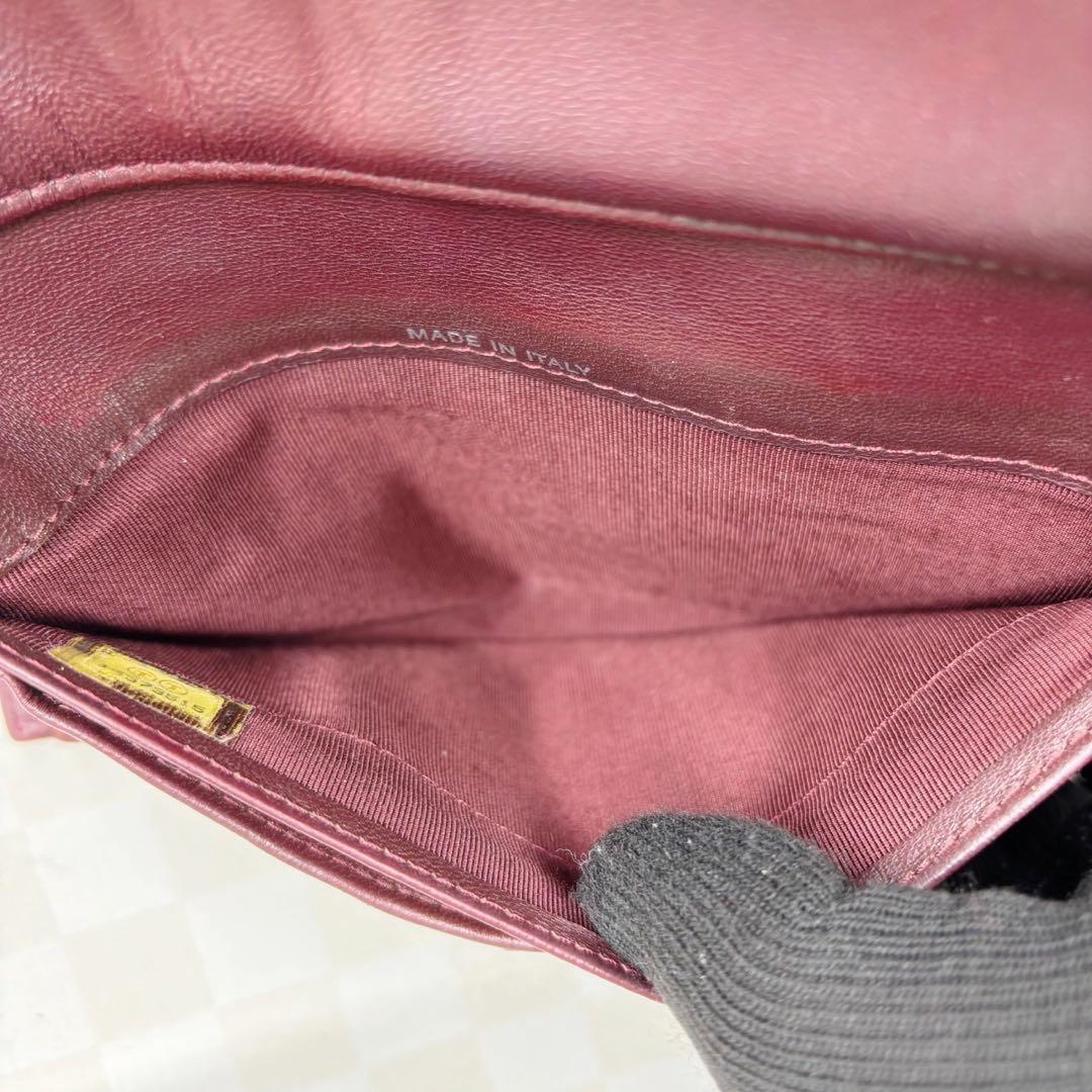 CHANEL シャネル　財布　二つ折り　M001