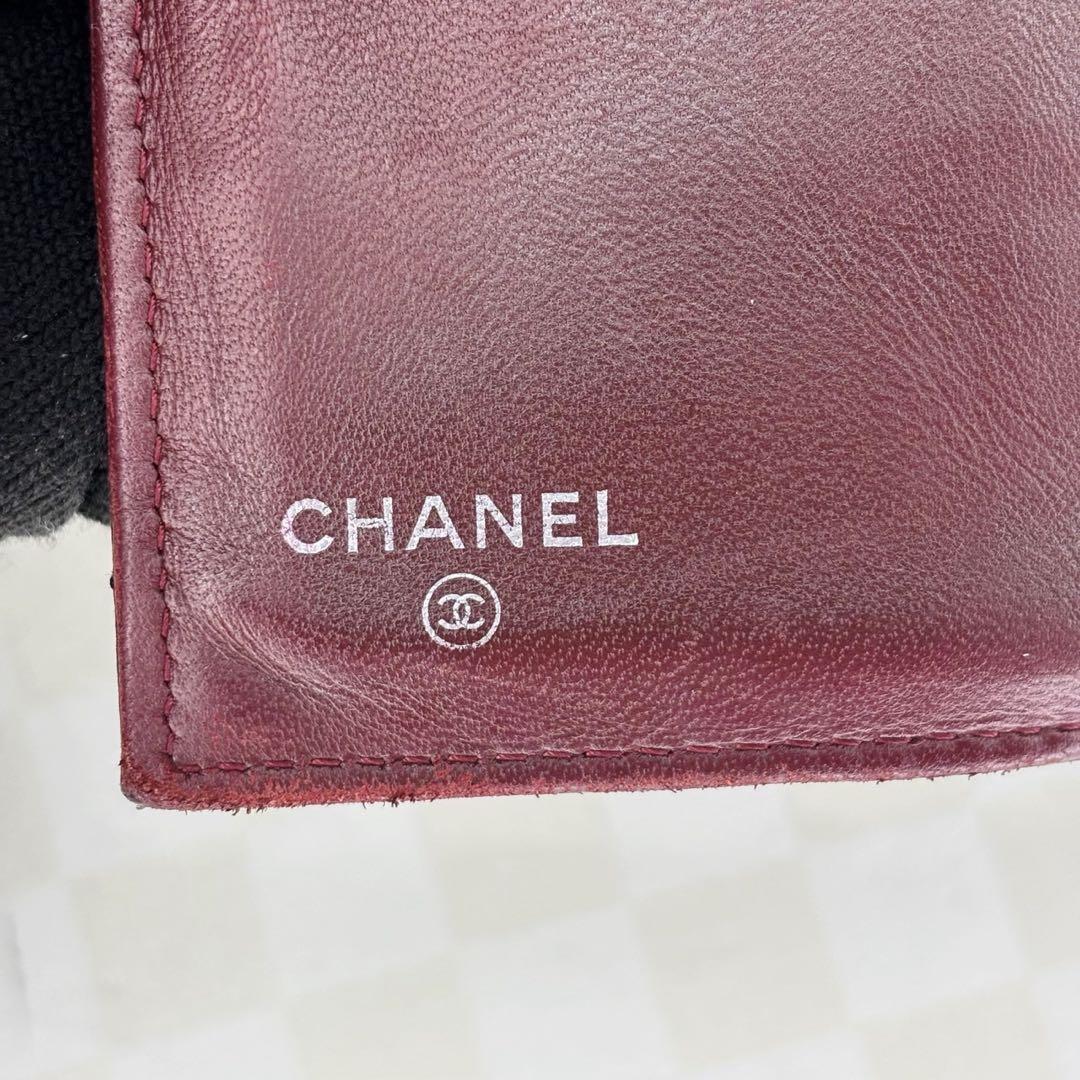 CHANEL シャネル　財布　二つ折り　M001