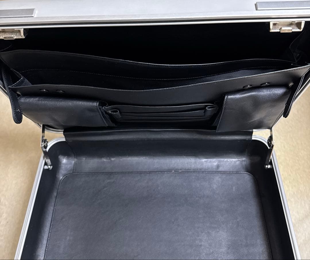 ゼロハリリバートン, アタッシュケース