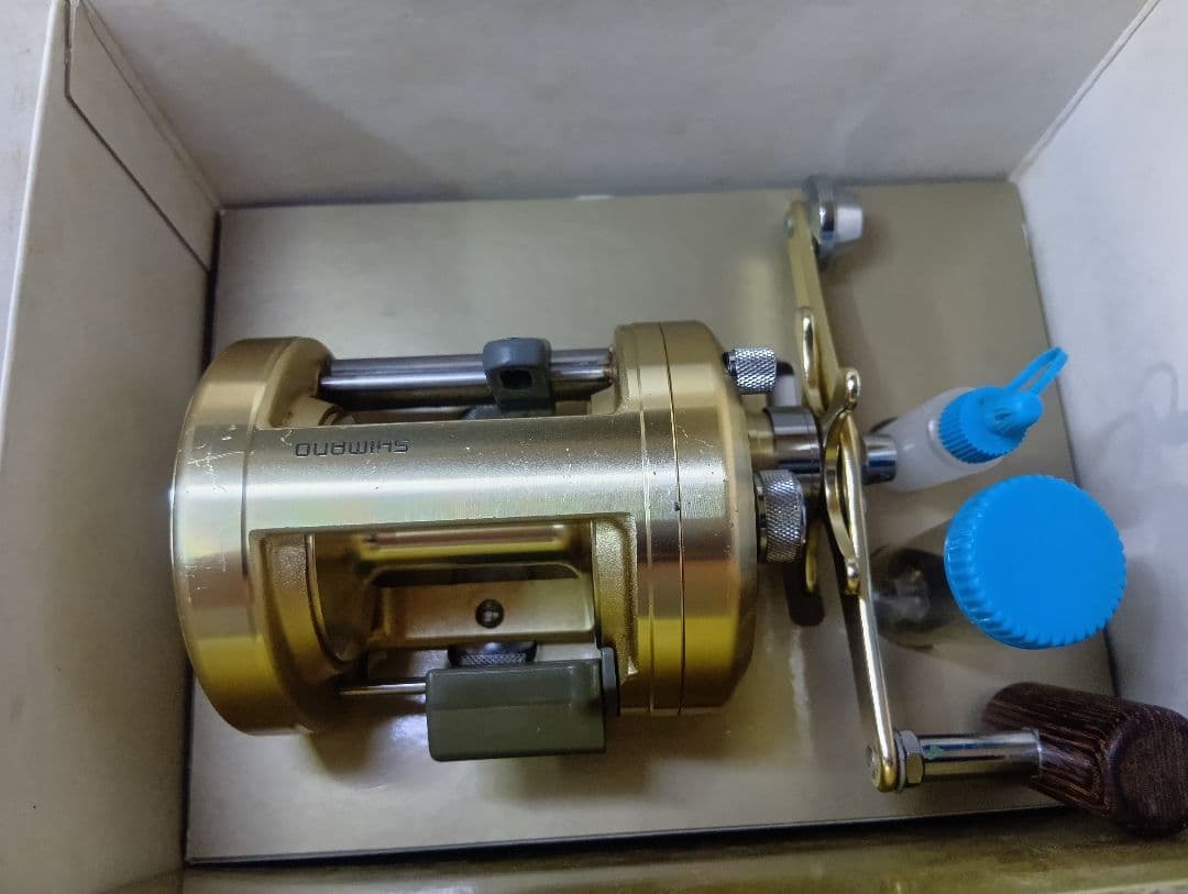 ★シマノ☆カルカッタ小船1000★使用少箱付