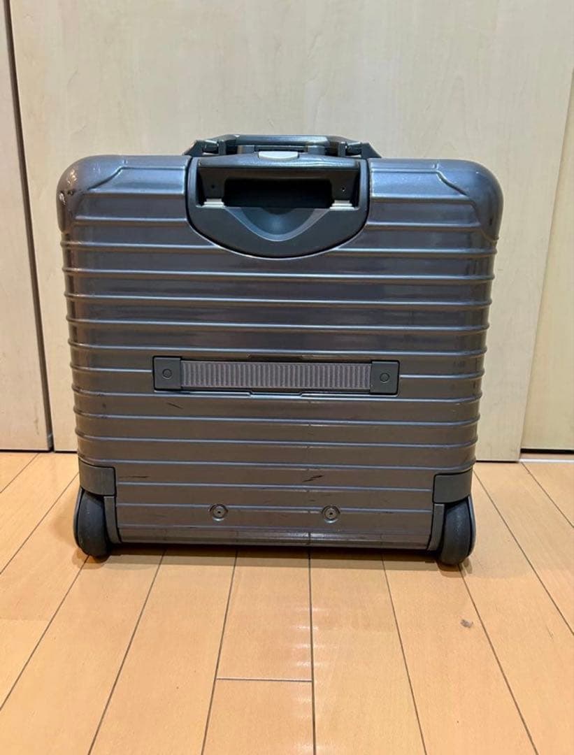 RIMOWA サルサデラックス　ビジネストローリー　機内持込　リモア　23L